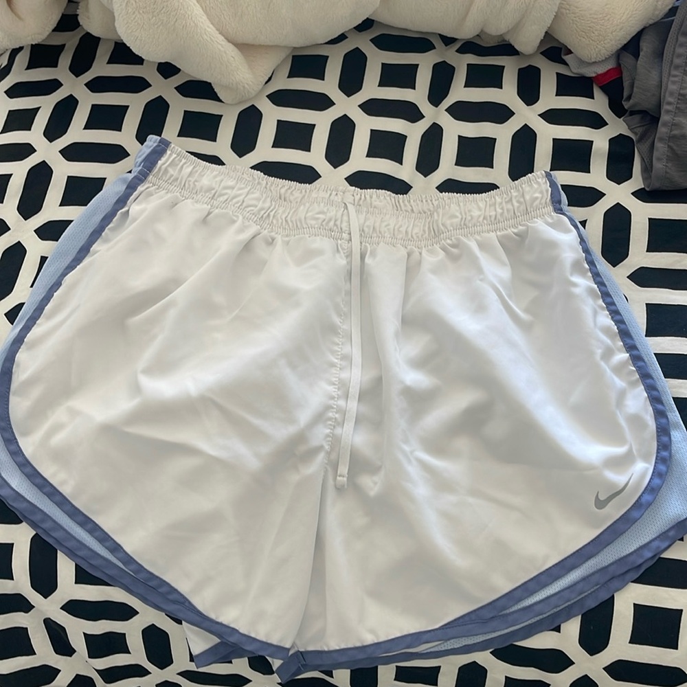White Nike Tempo Lined Shorts - XL